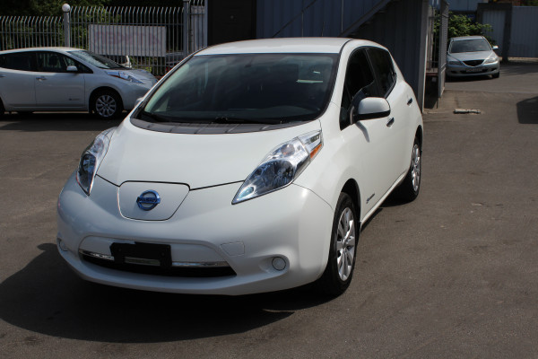 Nissan Leaf S