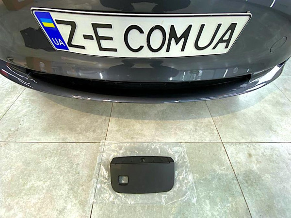 Панель замка подкапотного бокса Tesla Model 3