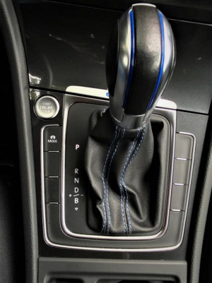 VOLKSWAGEN E-GOLF 36 кВ